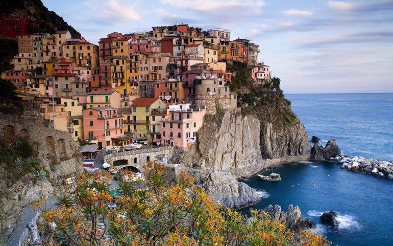 Italia preferita dai vacanzieri: estate 2025 da record per il turismo interno